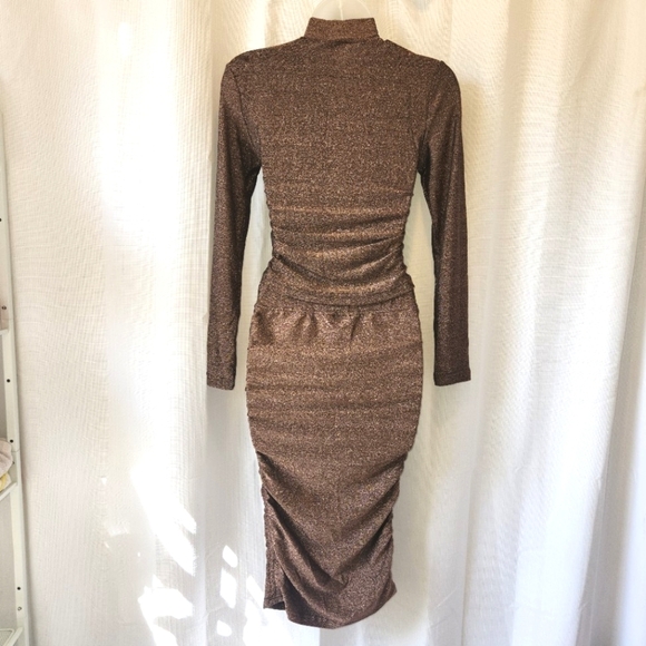 BB Dakota 2 Piece Side Hustle Glittery Metallic Rose Gold Top & Skirt Set Size S - Picture 9 of 9